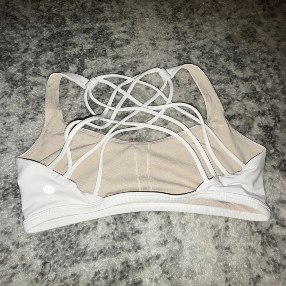 Lululemon Bundle of 2 Free to be Serene bras White and Grey and pink Size:  8 - Picture 4 of 7